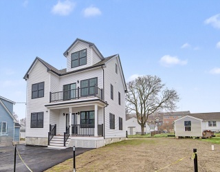 310 King St, Fall River, Massachusetts, 4 Bedrooms Bedrooms, 14 Rooms Rooms,4 BathroomsBathrooms,Residential,For Sale,King St,73496156