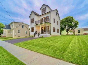 310 King St, Fall River, Massachusetts, 4 Bedrooms Bedrooms, 14 Rooms Rooms,4 BathroomsBathrooms,Residential,For Sale,King St,73496156