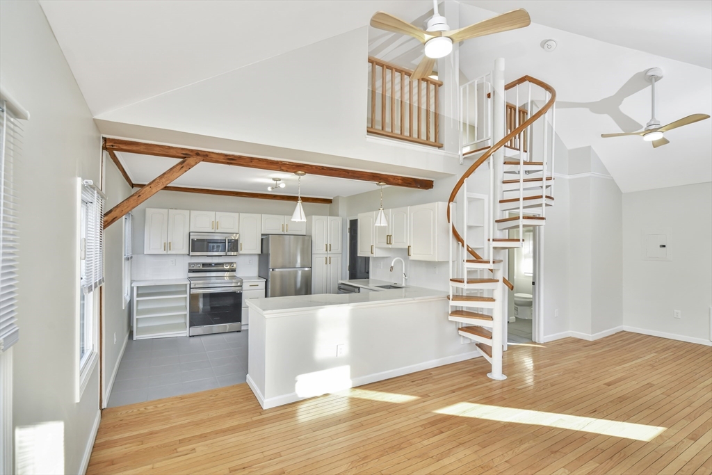 21 Park St, Haverhill, Massachusetts, 1 Bedroom Bedrooms, 2 Rooms Rooms,1 BathroomBathrooms,Residential Lease,For Rent,Park St,73496203