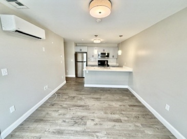 882 Massachusetts Avenue, Arlington, Massachusetts, 1 Bedroom Bedrooms, 3 Rooms Rooms,1 BathroomBathrooms,Residential Lease,For Rent,Massachusetts Avenue,73496250
