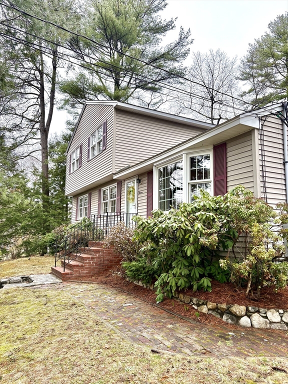 11 Tyng Road, Tyngsborough, Massachusetts, 2 Bedrooms Bedrooms, 4 Rooms Rooms,1 BathroomBathrooms,Residential Lease,For Rent,Tyng Road,73496215