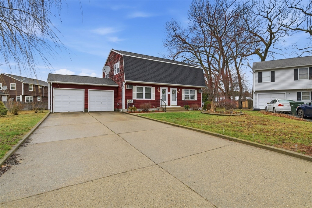 64-66 Ferris St, Springfield, Massachusetts, 4 Bedrooms Bedrooms, 8 Rooms Rooms,3 BathroomsBathrooms,Residential Income,For Sale,Ferris St,73496261