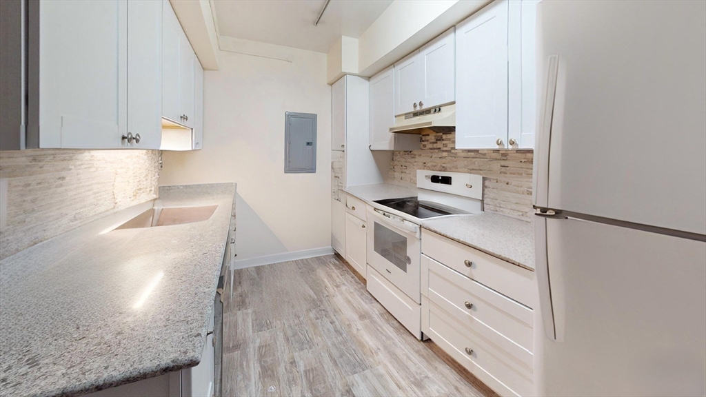 41 Park, Brookline, Massachusetts, 2 Bedrooms Bedrooms, 4 Rooms Rooms,1 BathroomBathrooms,Residential Lease,For Rent,Park,73496276