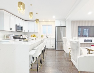 28 Broadway, Haverhill, Massachusetts, 3 Bedrooms Bedrooms, 5 Rooms Rooms,2.5 BathroomsBathrooms,Residential Lease,For Rent,Broadway,73496295