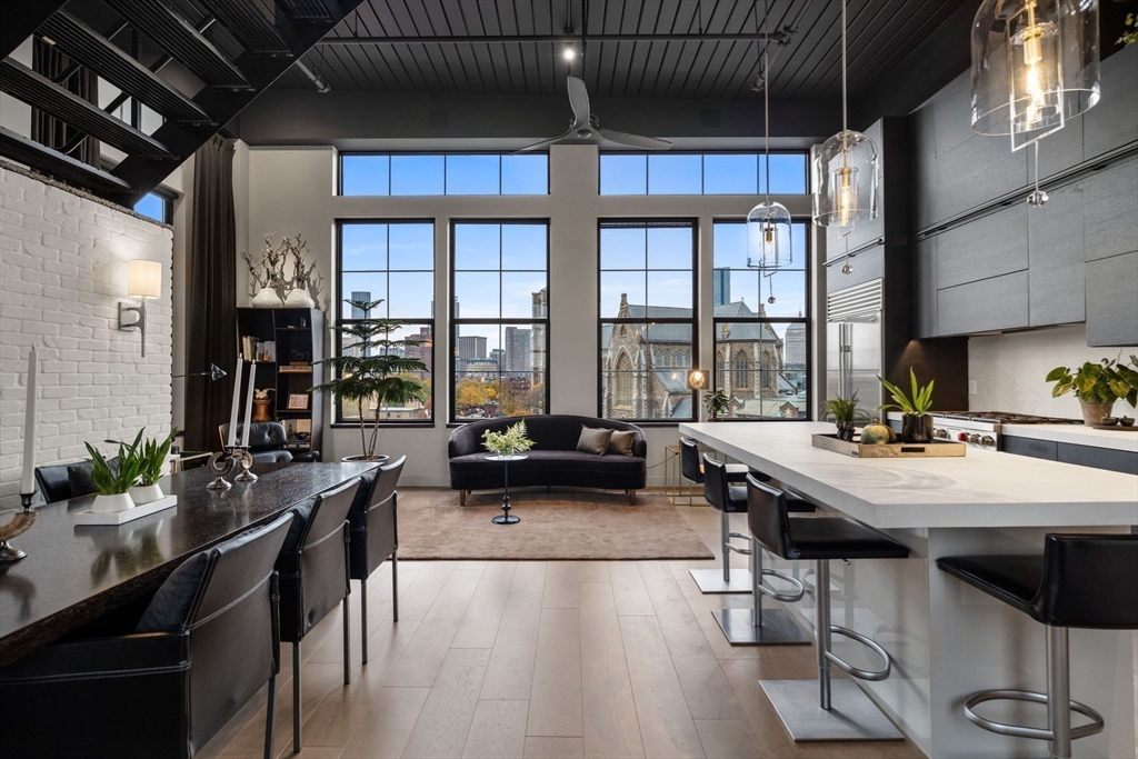 27 Wareham Street, Boston, Massachusetts, 1 Bedroom Bedrooms, 3 Rooms Rooms,1.5 BathroomsBathrooms,Residential,For Sale,Wareham Street,73496291