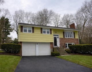 7 Lee St, Walpole, Massachusetts, 3 Bedrooms Bedrooms, 6 Rooms Rooms,2 BathroomsBathrooms,Residential Lease,For Rent,Lee St,73496311