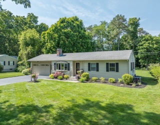 118 Yarmouth Street, Longmeadow, Massachusetts, 3 Bedrooms Bedrooms, 6 Rooms Rooms,1.5 BathroomsBathrooms,Residential Lease,For Rent,Yarmouth Street,73496320