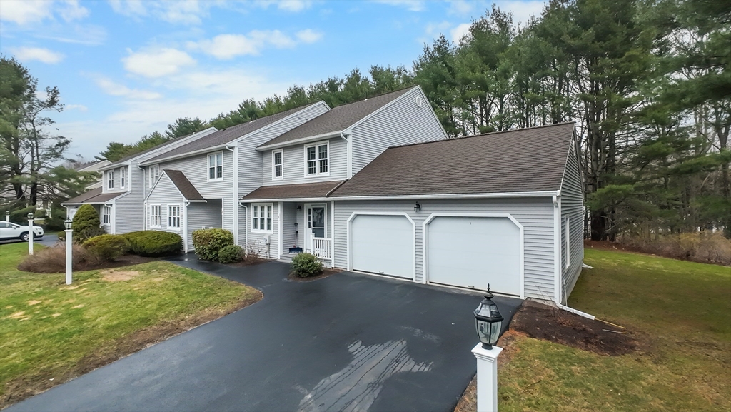 3 Godfrey Ln, Milford, Massachusetts, 2 Bedrooms Bedrooms, 4 Rooms Rooms,1.5 BathroomsBathrooms,Residential,For Sale,Godfrey Ln,73496329