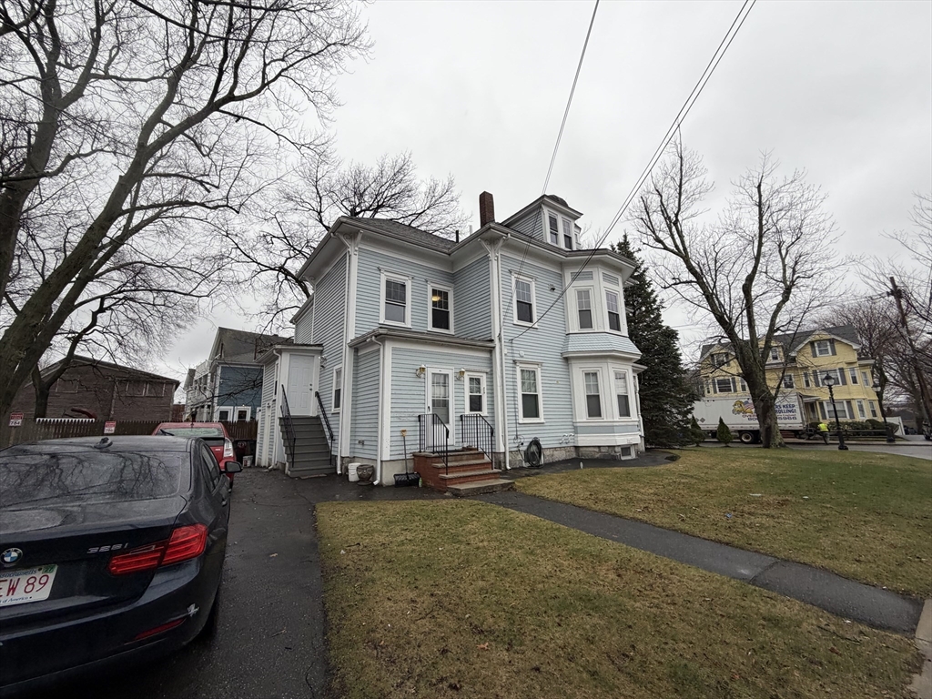 786 Moody St, Waltham, Massachusetts, 5 Bedrooms Bedrooms, 11 Rooms Rooms,2 BathroomsBathrooms,Residential Lease,For Rent,Moody St,73496331