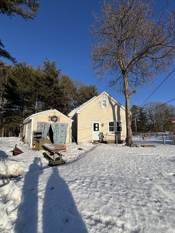 6 Wheeler Drive, Shirley, Massachusetts, 2 Bedrooms Bedrooms, 6 Rooms Rooms,1 BathroomBathrooms,Residential,For Sale,Wheeler Drive,73496370