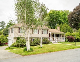 10 Ballard Terrace, Lexington, Massachusetts, 4 Bedrooms Bedrooms, 13 Rooms Rooms,3 BathroomsBathrooms,Residential,For Sale,Ballard Terrace,73496368