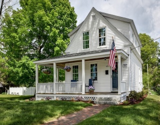 49 Hayden Rowe St, Hopkinton, Massachusetts, 3 Bedrooms Bedrooms, 7 Rooms Rooms,1.5 BathroomsBathrooms,Residential,For Sale,Hayden Rowe St,73494775