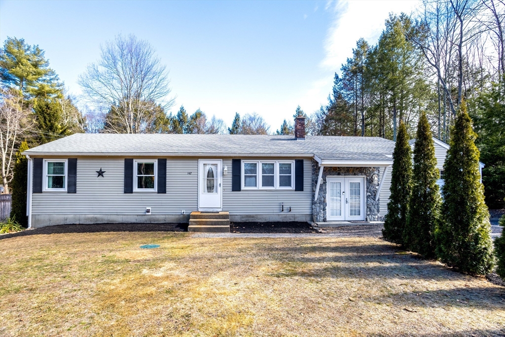 142 Mattawa Cir, Orange, Massachusetts, 3 Bedrooms Bedrooms, 6 Rooms Rooms,1 BathroomBathrooms,Residential,For Sale,Mattawa Cir,73496157