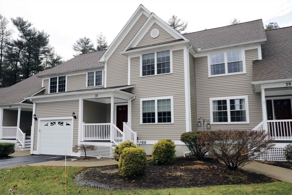 37 Maine Ave, Dartmouth, Massachusetts, 3 Bedrooms Bedrooms, 6 Rooms Rooms,2.5 BathroomsBathrooms,Residential,For Sale,Maine Ave,73496354