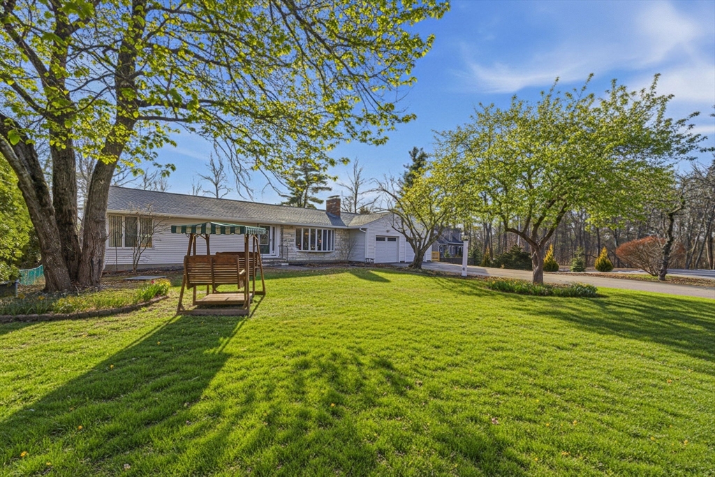 5 Oak Ter, Newbury, Massachusetts, 5 Bedrooms Bedrooms, 14 Rooms Rooms,3.5 BathroomsBathrooms,Residential Income,For Sale,Oak Ter,73472250