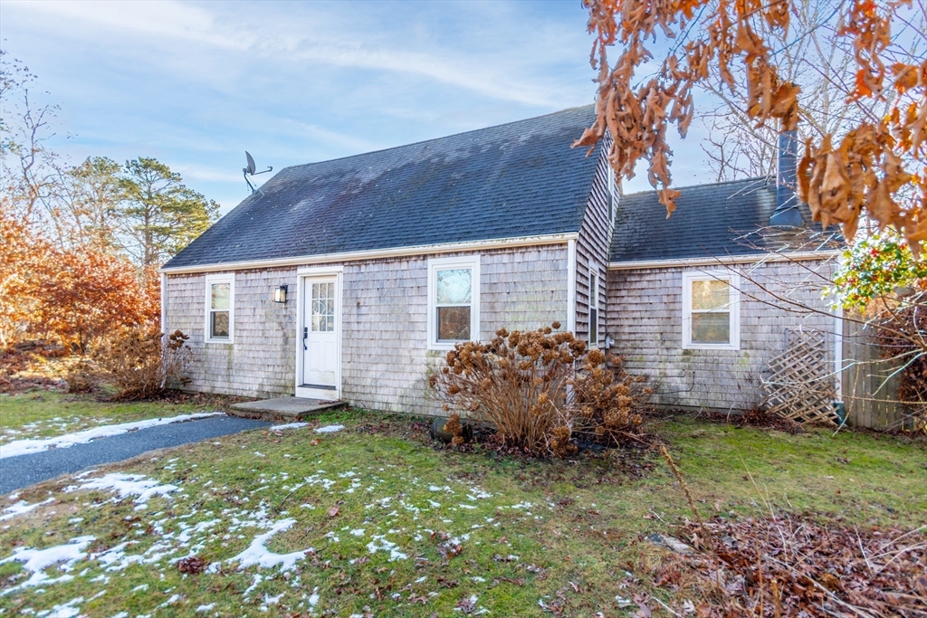 114 Doran Dr, Falmouth, Massachusetts, 3 Bedrooms Bedrooms, 6 Rooms Rooms,2 BathroomsBathrooms,Residential,For Sale,Doran Dr,73464382