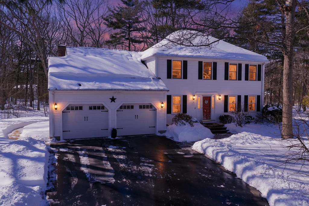 8 Liberty Road, Medway, Massachusetts, 4 Bedrooms Bedrooms, 10 Rooms Rooms,2.5 BathroomsBathrooms,Residential,For Sale,Liberty Road,73476578