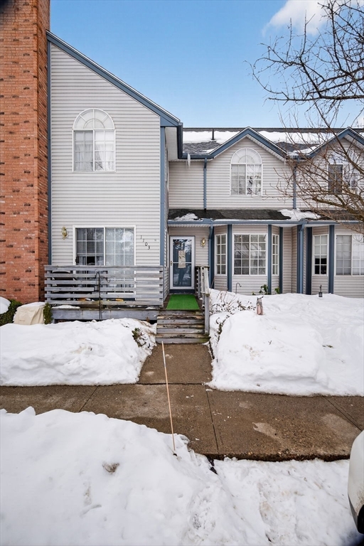 104 Johnson Rd, Chicopee, Massachusetts, 2 Bedrooms Bedrooms, 5 Rooms Rooms,1.5 BathroomsBathrooms,Residential,For Sale,Johnson Rd,73475186