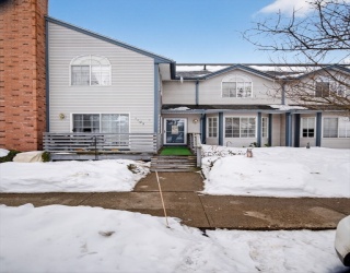 104 Johnson Rd, Chicopee, Massachusetts, 2 Bedrooms Bedrooms, 5 Rooms Rooms,1.5 BathroomsBathrooms,Residential,For Sale,Johnson Rd,73475186