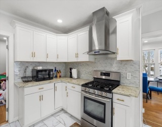 38 Klondike St, Providence, Rhode Island, 4 Bedrooms Bedrooms, 8 Rooms Rooms,2 BathroomsBathrooms,Residential,For Sale,Klondike St,73475687