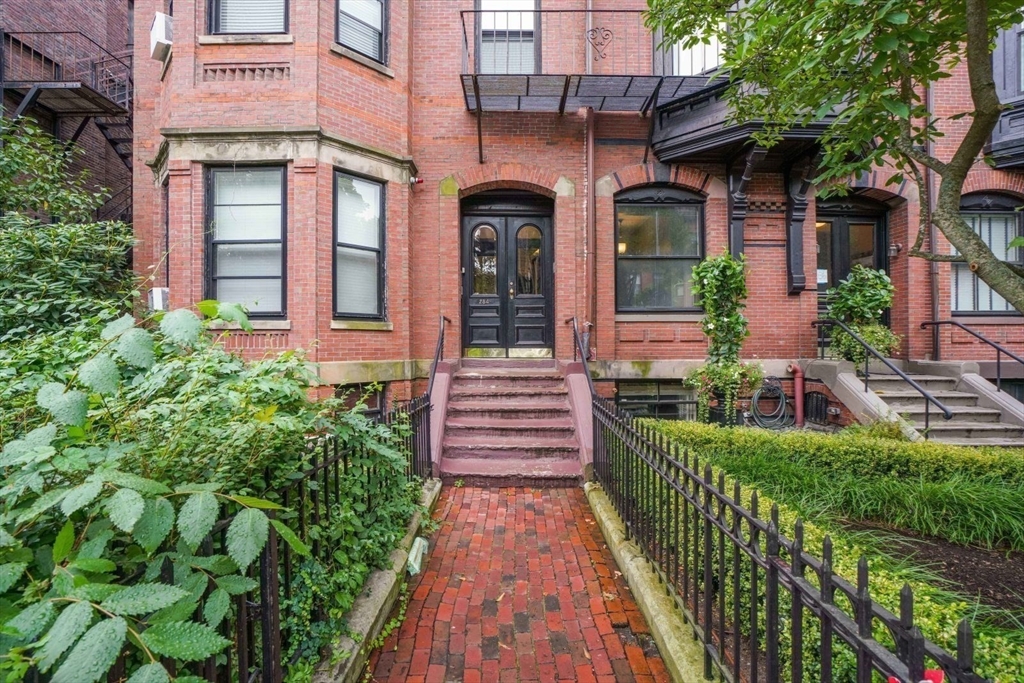 284 Marlborough, Boston, Massachusetts, 2 Rooms Rooms,1 BathroomBathrooms,Residential Lease,For Rent,Marlborough,73496408