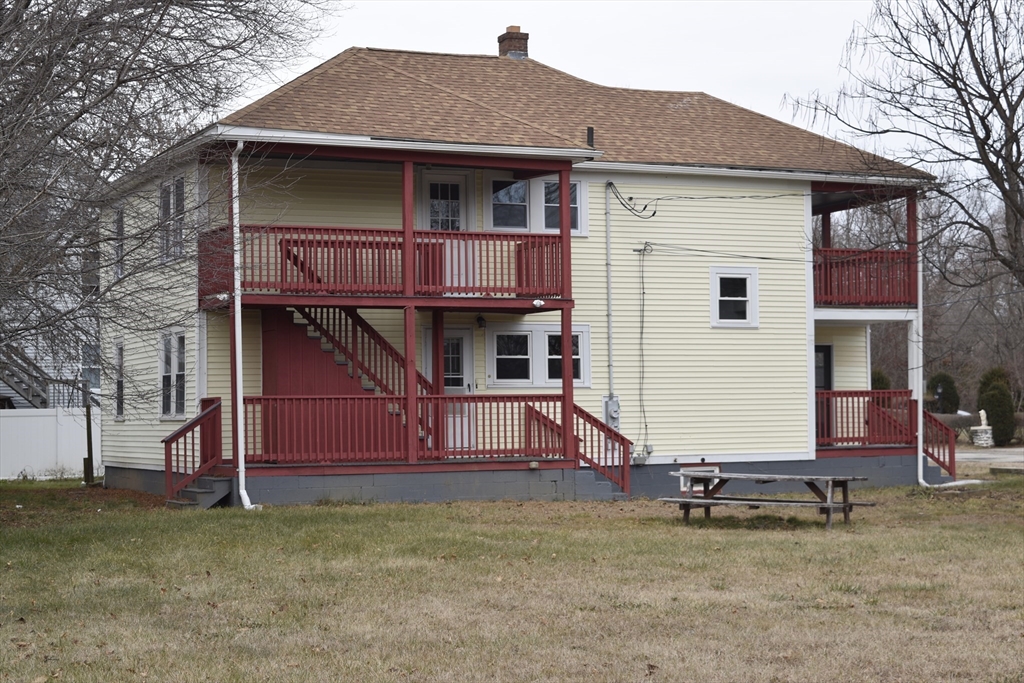 7 Pearl Street, Southbridge, Massachusetts, 6 Bedrooms Bedrooms, 10 Rooms Rooms,2 BathroomsBathrooms,Residential Income,For Sale,Pearl Street,73353987