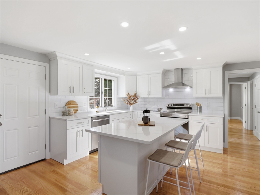 58 Maple St, Framingham, Massachusetts, 4 Bedrooms Bedrooms, 7 Rooms Rooms,4 BathroomsBathrooms,Residential,For Sale,Maple St,73496409