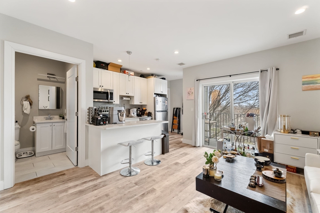 1457 Tremont St., Boston, Massachusetts, 1 Bedroom Bedrooms, 3 Rooms Rooms,1 BathroomBathrooms,Residential Lease,For Rent,Tremont St.,73496427