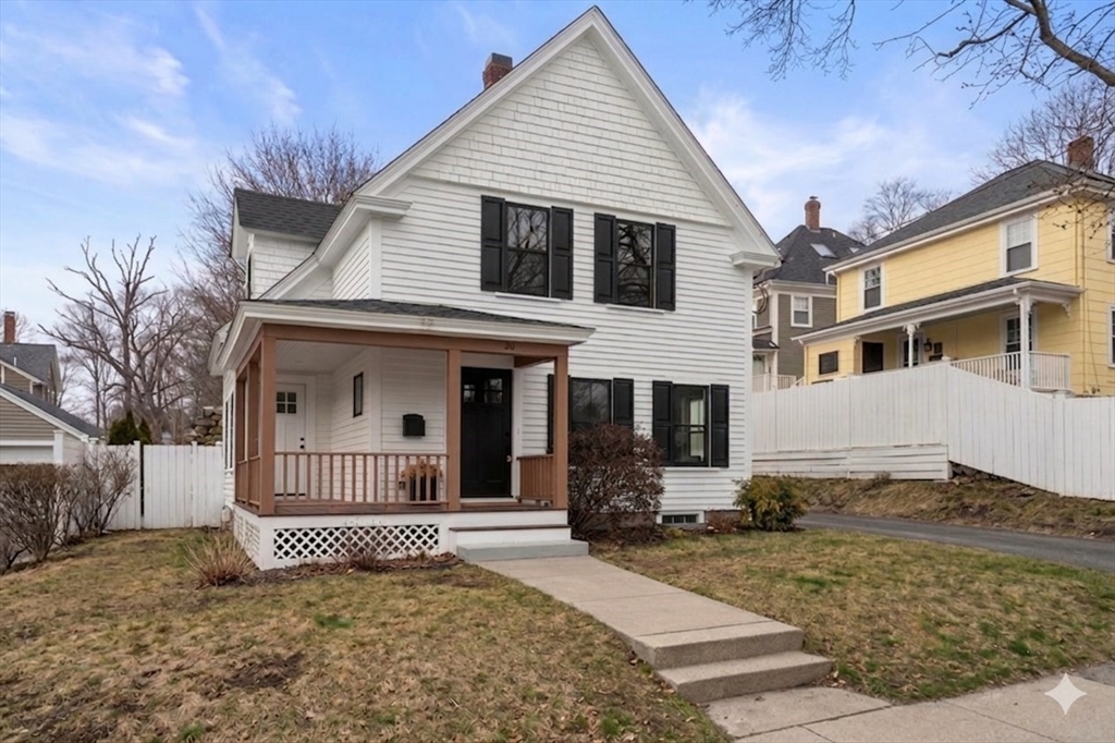 2 Northrop St, Hopedale, Massachusetts, 3 Bedrooms Bedrooms, 6 Rooms Rooms,1.5 BathroomsBathrooms,Residential,For Sale,Northrop St,73496480