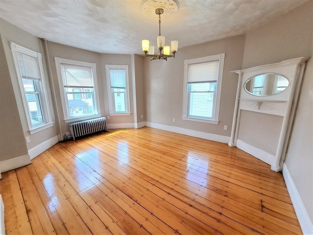 35 Catawba St., Boston, Massachusetts, 4 Bedrooms Bedrooms, 6 Rooms Rooms,1 BathroomBathrooms,Residential Lease,For Rent,Catawba St.,73496495