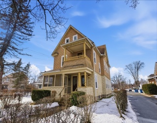 33 North Blvd, West Springfield, Massachusetts, 3 Bedrooms Bedrooms, 5 Rooms Rooms,1 BathroomBathrooms,Residential Lease,For Rent,North Blvd,73496510