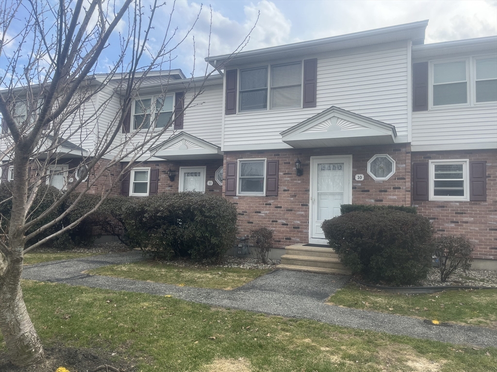 55 Empire St., Chicopee, Massachusetts, 2 Bedrooms Bedrooms, 4 Rooms Rooms,1.5 BathroomsBathrooms,Residential,For Sale,Empire St.,73496470