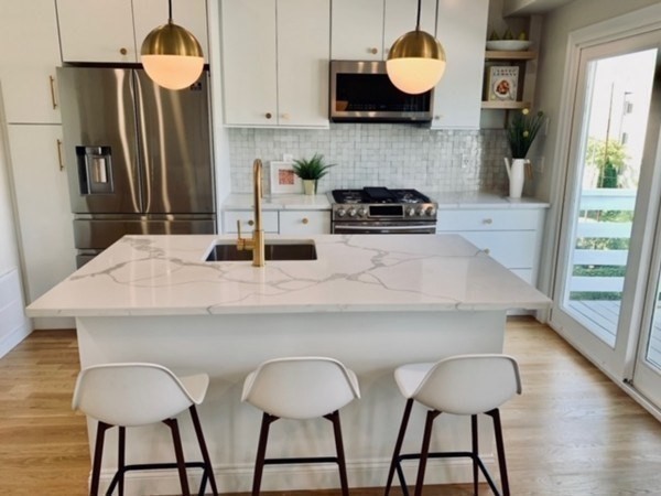 58 Everett, Boston, Massachusetts, 2 Bedrooms Bedrooms, 5 Rooms Rooms,2 BathroomsBathrooms,Residential Lease,For Rent,Everett,73496523