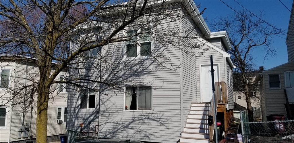136 Walnut Ave, Revere, Massachusetts, 1 Bedroom Bedrooms, 2 Rooms Rooms,1 BathroomBathrooms,Residential Lease,For Rent,Walnut Ave,73496526