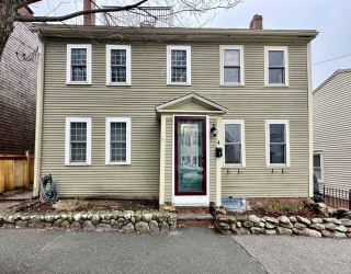 4 Kent, Newburyport, Massachusetts, 2 Bedrooms Bedrooms, 4 Rooms Rooms,1.5 BathroomsBathrooms,Residential Lease,For Rent,Kent,73496692
