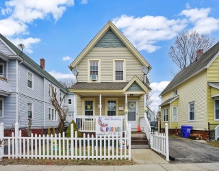 49 Andrew St, Springfield, Massachusetts, 3 Bedrooms Bedrooms, 6 Rooms Rooms,1 BathroomBathrooms,Residential,For Sale,Andrew St,73496439