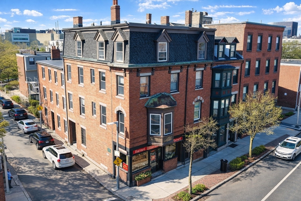 250-252 Main Street, Boston, Massachusetts, 11 Bedrooms Bedrooms, 25 Rooms Rooms,11.5 BathroomsBathrooms,Residential Income,For Sale,Main Street,73496708