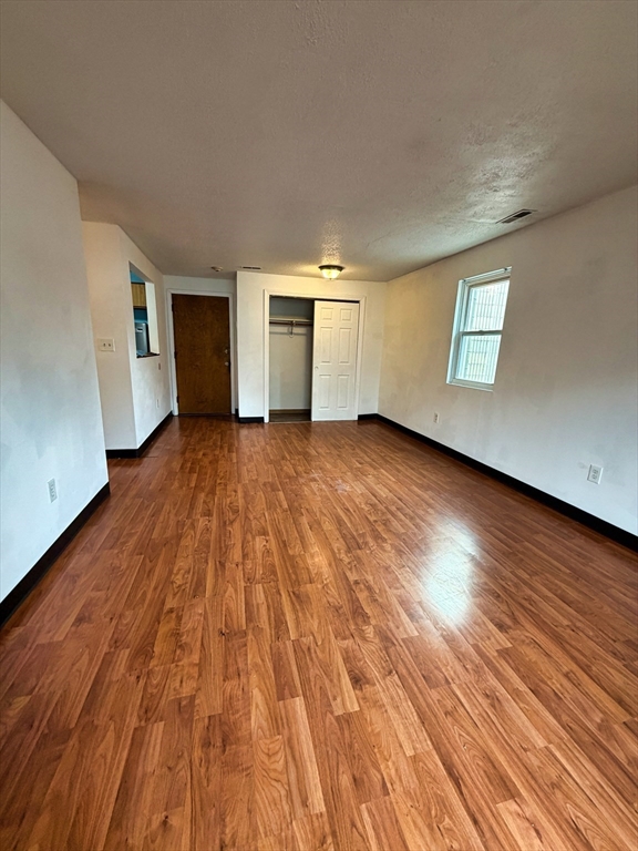 75 Scotch Pond Pl, Quincy, Massachusetts, 2 Bedrooms Bedrooms, 4 Rooms Rooms,1 BathroomBathrooms,Residential Lease,For Rent,Scotch Pond Pl,73496718