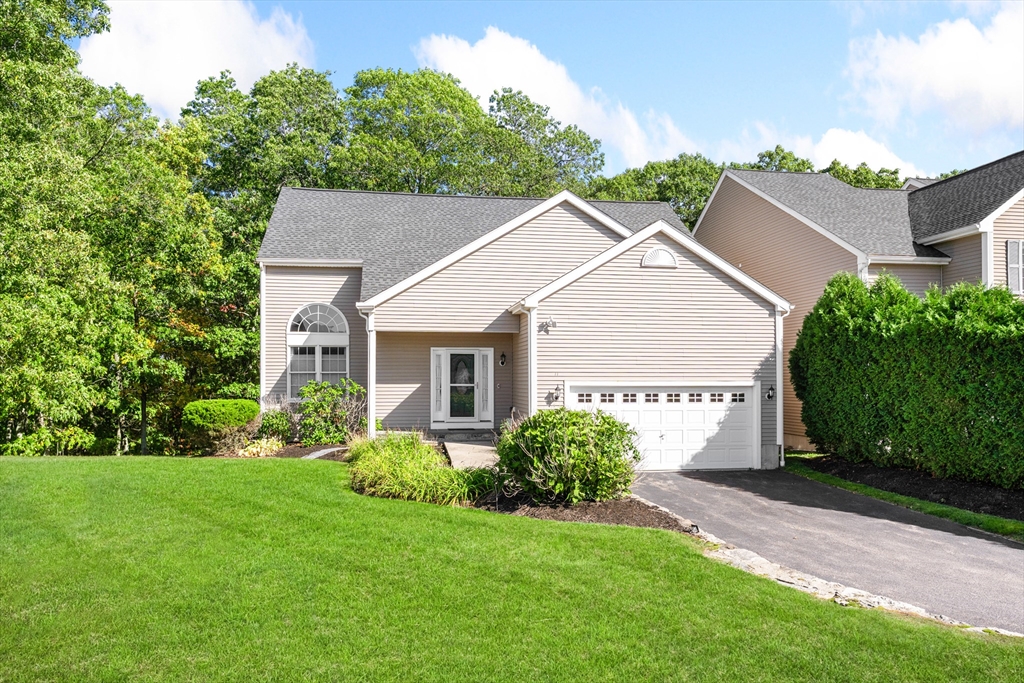 11 Aris Way, Milford, Massachusetts, 3 Bedrooms Bedrooms, 6 Rooms Rooms,3 BathroomsBathrooms,Residential,For Sale,Aris Way,73496553