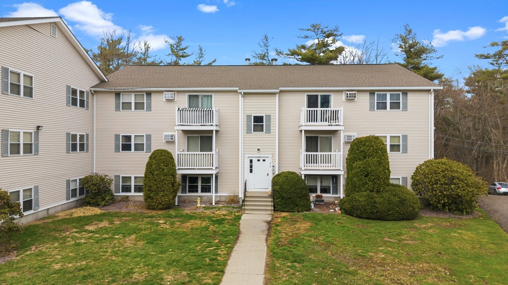 1619 Braley Rd, New Bedford, Massachusetts, 2 Bedrooms Bedrooms, 4 Rooms Rooms,1 BathroomBathrooms,Residential,For Sale,Braley Rd,73496602