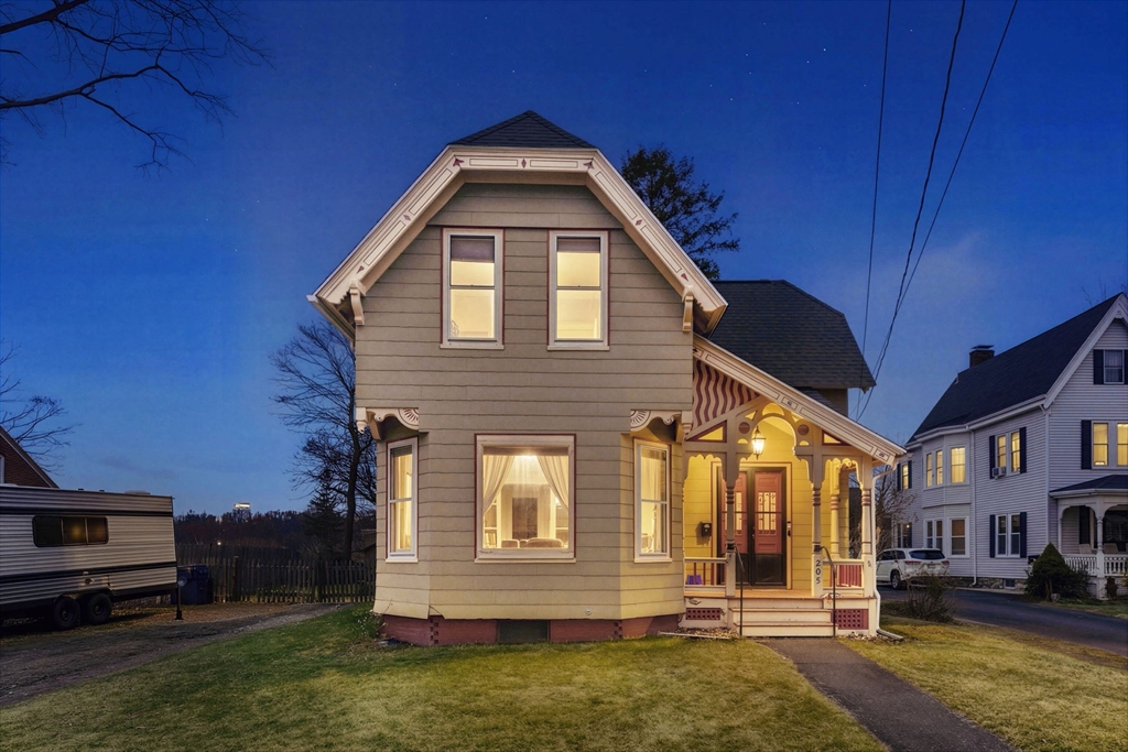 205 Church St, Marlborough, Massachusetts, 3 Bedrooms Bedrooms, 7 Rooms Rooms,1.5 BathroomsBathrooms,Residential,For Sale,Church St,73496449