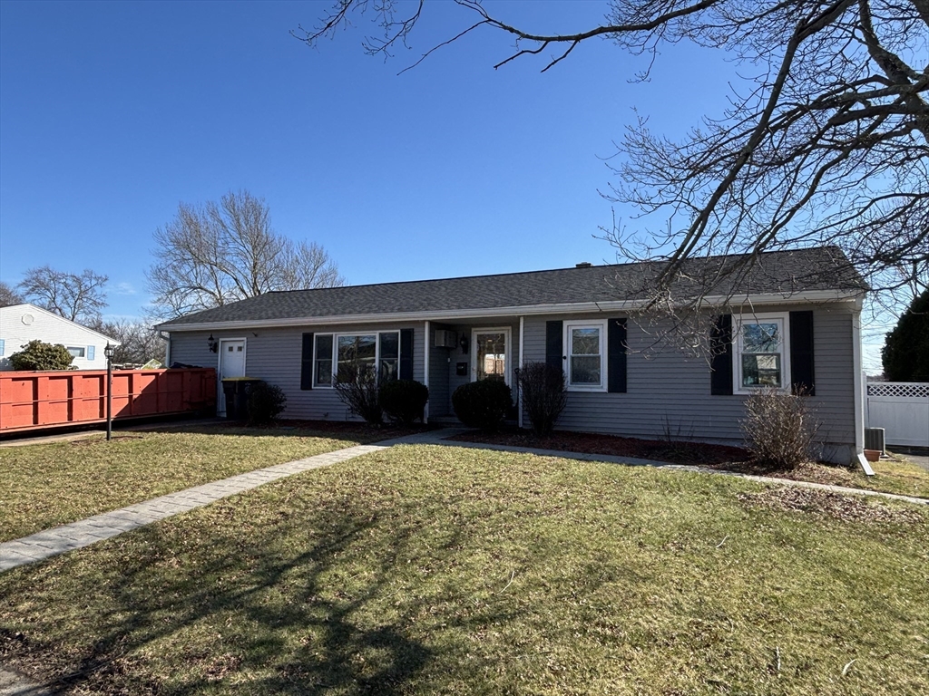 43 New Jersey Ave, Somerset, Massachusetts, 3 Bedrooms Bedrooms, 5 Rooms Rooms,1.5 BathroomsBathrooms,Residential,For Sale,New Jersey Ave,73496422
