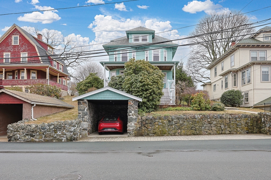 63 Walker Rd, Swampscott, Massachusetts, 6 Bedrooms Bedrooms, 9 Rooms Rooms,1.5 BathroomsBathrooms,Residential,For Sale,Walker Rd,73496551