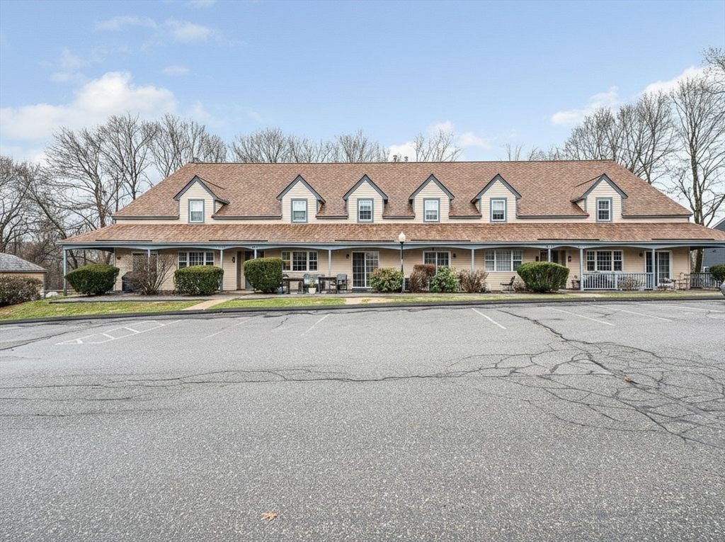 71 Kennedy Dr, Chelmsford, Massachusetts, 2 Bedrooms Bedrooms, 4 Rooms Rooms,1.5 BathroomsBathrooms,Residential,For Sale,Kennedy Dr,73496626