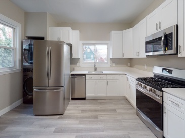 1011 Washington, Newton, Massachusetts, 6 Bedrooms Bedrooms, 9 Rooms Rooms,2 BathroomsBathrooms,Residential Lease,For Rent,Washington,73496437