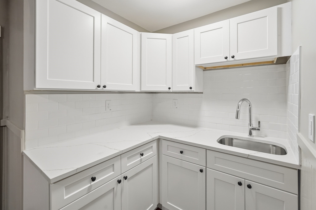 44 Pratt St., Fitchburg, Massachusetts, 2 Bedrooms Bedrooms, 4 Rooms Rooms,1 BathroomBathrooms,Residential Lease,For Rent,Pratt St.,73496631