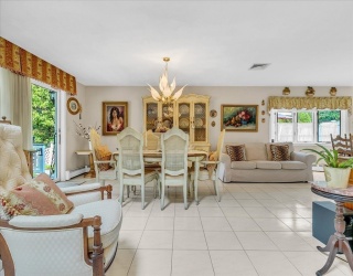 51 Walnut St, Saugus, Massachusetts, 9 Bedrooms Bedrooms, 18 Rooms Rooms,5.5 BathroomsBathrooms,Residential Income,For Sale,Walnut St,73429335