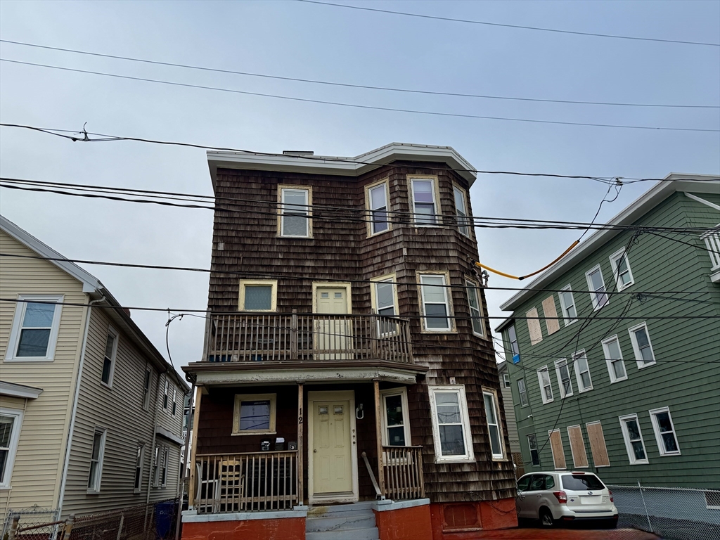 12 Charles E. Ryan Road, Somerville, Massachusetts, 3 Bedrooms Bedrooms, 12 Rooms Rooms,3 BathroomsBathrooms,Residential Income,For Sale,Charles E. Ryan Road,73496743