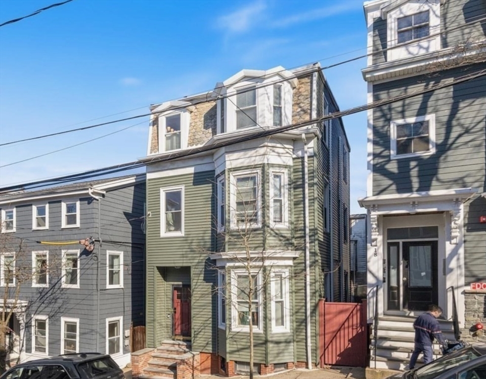 16 Atlantic St, Boston, Massachusetts, 6 Bedrooms Bedrooms, 9 Rooms Rooms,3 BathroomsBathrooms,Residential Income,For Sale,Atlantic St,73496748
