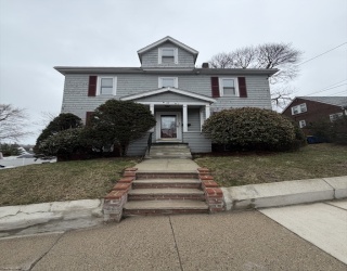 35 Fairview St, Winthrop, Massachusetts, 2 Bedrooms Bedrooms, 5 Rooms Rooms,1.5 BathroomsBathrooms,Residential Lease,For Rent,Fairview St,73496776